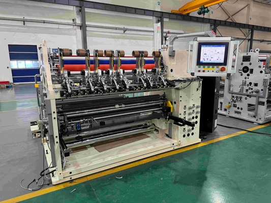 Écran tactile grand système d'exploitation humain Machine de découpe de bobine d'acier Machine de découpe de bobine