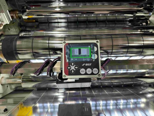 Ligne de découpe de bobine d'acier de machine de coupe de substrat en PP / PE en longueur