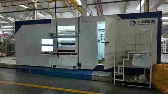 Métalliseur pour tube de pompe de production de film métallisé, chaleur rayonnante